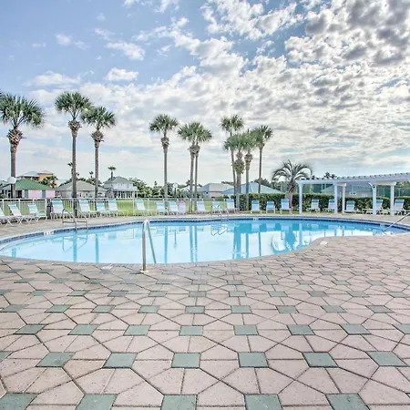 Beach And Pool Access Family-Friendly Miramar Condo
